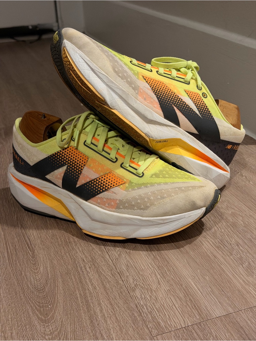 New Balance Fuel Cell Rebel v4 Running Shoes Men’s Size 9D